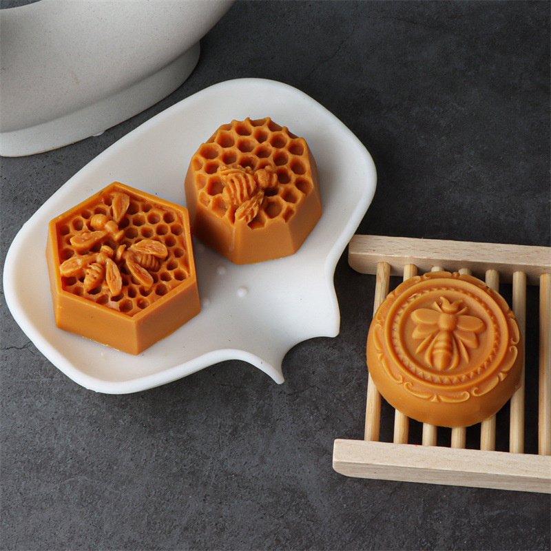 3D Flying Bee Honeycomb Candle - Soap Making Vendors 리뷰 및 가격